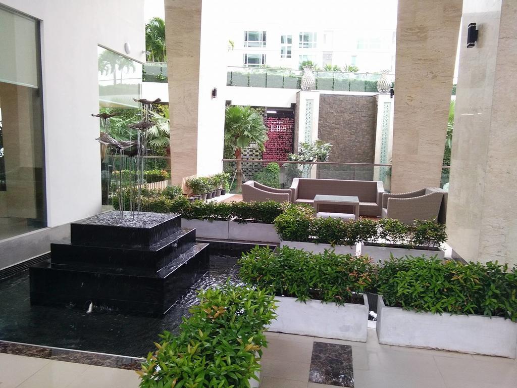 Peak Tower In Phatumnak Pattaya Exterior foto
