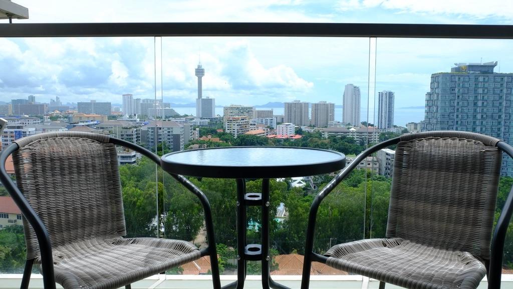 Peak Tower In Phatumnak Pattaya Exterior foto