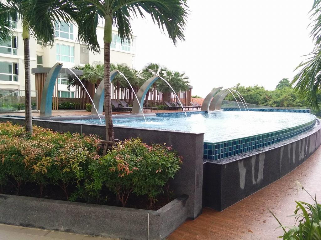Peak Tower In Phatumnak Pattaya Exterior foto